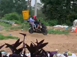 Kecelakaan Ngeri di Tikungan Pacet, Motor dan 4 Penumpangnya Sampai Terbang