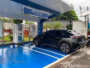PLN Klaim SPKLU-nya Pakai Sumber Energi Terbarukan PLN Klaim SPKLU-nya Pakai Sumber Energi Terbarukan