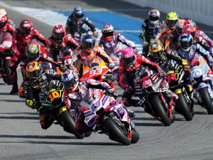 Pemilik F1 Mau Akuisisi MotoGP? Pemilik F1 Mau Akuisisi MotoGP?