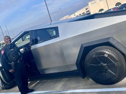 Polisi Minat Pakai Tesla Cybertruck Buat Mobil Dinas, Ini Respons Elon Musk