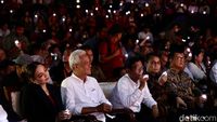 Potret Kompak Ganjar-Mahfud Hadiri Konser Lilin Putih