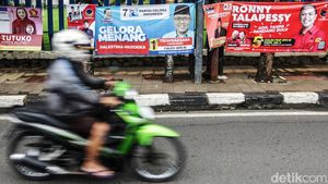Ruwet! APK Caleg Menjamur di Pohon-pohon