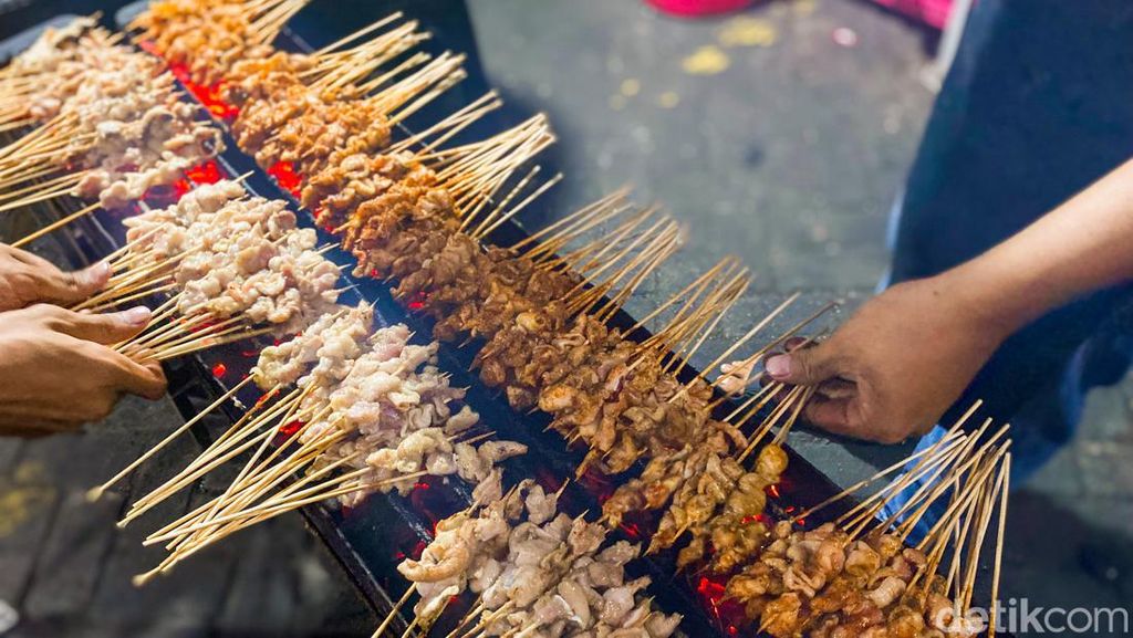 Gurih Pedas Sate Mas Eco yang Hits di Jakarta Selatan Gurih Pedas Sate Mas Eco yang Hits di Jakarta Selatan