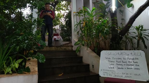 Suasana Rumah Duka Rizal Ramli. CNBC Indonesia/ Rosseno Aji Nugroho