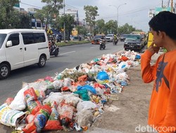 Ternyata Ini Penyebab Tumpukan Sampah di Pekanbaru Tak Diangkut