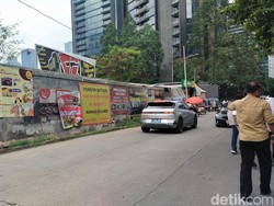 Warga: Mobil yang Disetop dan Ditemploki Petugas Dishub DKI Tak Parkir Liar