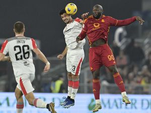 Mourinho Berjudi, Roma Menang dengan Formasi Aneh Mourinho Berjudi, Roma Menang dengan Formasi Aneh