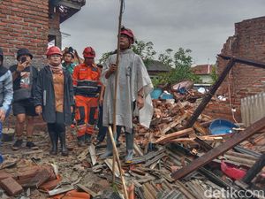 60 Rumah Rusak Akibat Puting Beliung, Bupati Nina: Kita Benahi 60 Rumah Rusak Akibat Puting Beliung, Bupati Nina: Kita Benahi