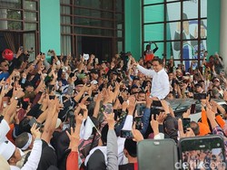 Kampanye di Ciamis, Anies Disambut Antusias Santri-Diteriaki Presiden