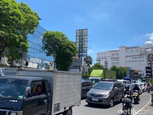 Pedemo Bikin Macet Jalan Basuki Rahmat hingga Embong Malang Surabaya