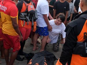 Terseret Arus Pantai Kuta, Turis Uzbekistan Tewas Terapung Terseret Arus Pantai Kuta, Turis Uzbekistan Tewas Terapung