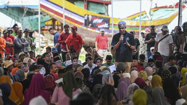 Ganjar Sapa Nelayan di Rembang, Janji Hapus Kredit Macet