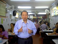 Ikuti Selera Gen Z, Pensiunan Bankir Ini Sukses Selamatkan Kopitiam