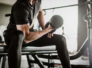Terekam CCTV Mahasiswa Tewas Tertimpa Barbel 65 Kg di Tempat Gym Terekam CCTV Mahasiswa Tewas Tertimpa Barbel 65 Kg di Tempat Gym
