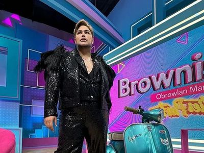 Foto Gaya Ivan Gunawan Terinspirasi Fashion 60-an yang Ditegur KPI