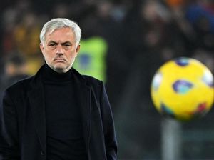Jose Mourinho Resmi Dipecat AS Roma hingga Dikritik Mantan Pelatih