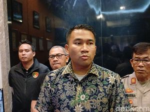 Seleb TikTok Satria Cogil Ditangkap Dugaan Aniaya Anak Anggota DPRD Seleb TikTok Satria Cogil Ditangkap Dugaan Aniaya Anak Anggota DPRD