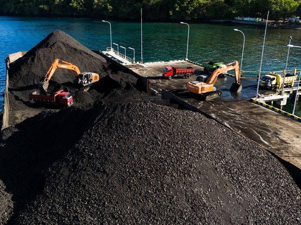 Kebutuhan Batu Bara Meningkat, Begini Proses Bongkar Muat di PLTU Tidore