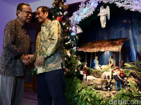 Momen Mahfud MD Silaturahmi ke Wisma Keuskupan Katedral Jakarta