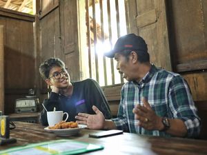 Nongkrong di Kopi Klotok, Alam Sapa Pendukung Ganjar-Mahfud Md Nongkrong di Kopi Klotok, Alam Sapa Pendukung Ganjar-Mahfud Md