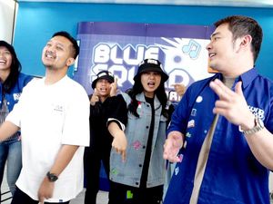 Merakyat Lewat Fesyen, Partai Ini Live TikTok Jual Baju di Etalasenya