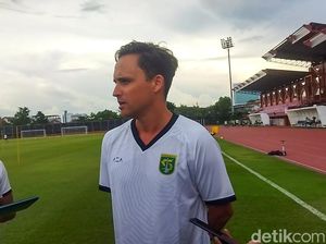 Paul Munster Langsung Pimpin Latihan Persebaya