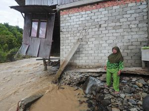 Puluhan Rumah di Kerinci Jambi Terancam Roboh Akibat Banjir
