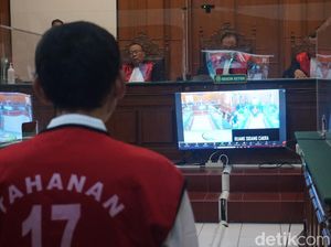 Jaksa hingga Keluarga Angeline Mahasiswi Ubaya Terima Roy Divonis 20 Tahun Jaksa hingga Keluarga Angeline Mahasiswi Ubaya Terima Roy Divonis 20 Tahun
