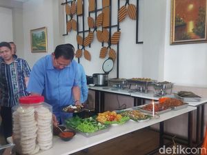 Momen SBY Makan Siang di Rumah Makan yang Legendaris di Sukabumi