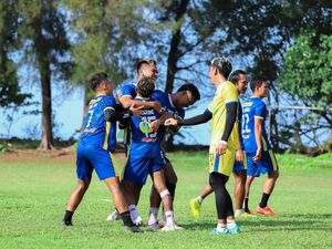 Tempuh 12 Jam Perjalanan ke Padang, Skuad PSIM Dilanda Kelelahan Tempuh 12 Jam Perjalanan ke Padang, Skuad PSIM Dilanda Kelelahan