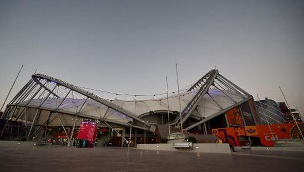 A general view of the Khalifa International Stadium in Doha ahead of the Qatar 2022 World Cup Group F football match between Croatia and Canada on November 27, 2022. (Photo by OZAN KOSE / AFP)
