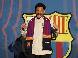 Raphinha dan Araujo Bakal Bantu Adaptasi Vitor Roque