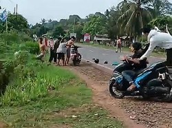 Pencuri Motor Babak Belur Dihajar Warga Usai Terlibat Kecelakaan di Lampung