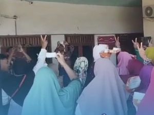 TKD Sidoarjo Buka Suara soal Dugaan Kampanye 02 di Balai Desa Tarik TKD Sidoarjo Buka Suara soal Dugaan Kampanye 02 di Balai Desa Tarik