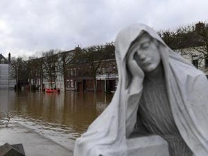 Ratusan Rumah di Prancis Terendam Banjir Usai Diguyur Hujan Selama 35 Hari