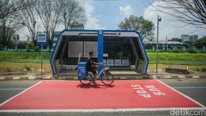 Bekasi Punya Halte Baru dengan Fasilitas Lengkap, Nih Lihat