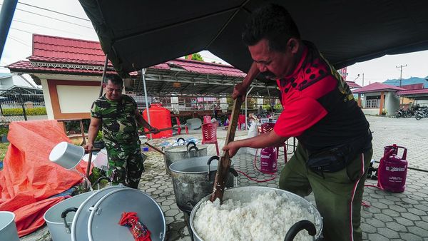 TNI Siapkan Dapur Umum untuk Korban Banjir Jambi