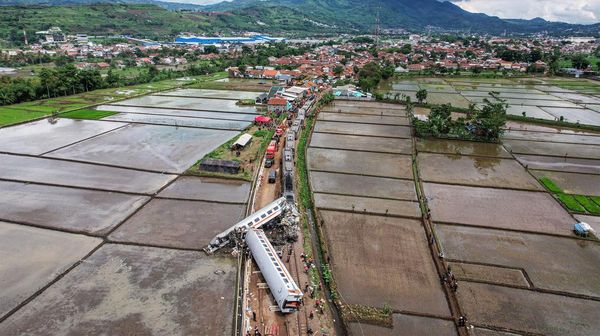 Penampakan dari Udara Kereta Tabrakan di Cicalengka
