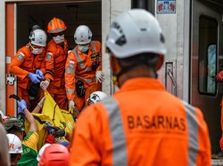 Setelah 11 Jam, Jasad Terakhir Korban Kecelakaan 2 Kereta Berhasil Dievakuasi