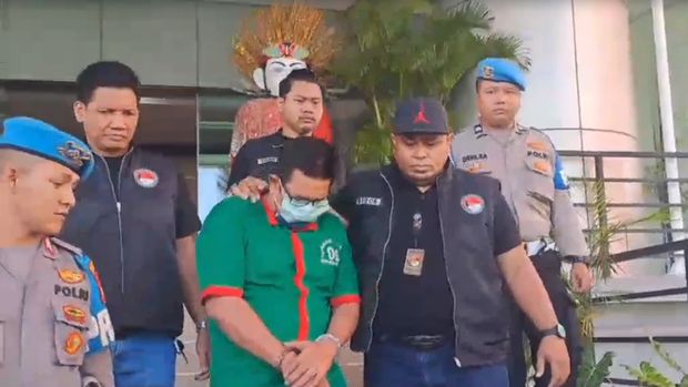 Ibra Azhari pakai baju tahanan usai diamankan gegara narkoba