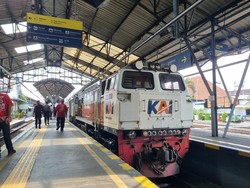 Emak-emak di Klaten Viral Mau Hadang Kereta, Alasannya Bikin Sedih