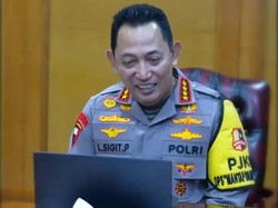 Video Call, Kapolri Puji Polisi Kalbar Korbankan Motor Ganjal Bus Gagal Nanjak