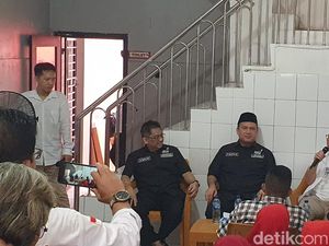 Ketua TPN Sebut Kepindahan 2 Jurkamnas ke TKN Bagian Demokrasi Ketua TPN Sebut Kepindahan 2 Jurkamnas ke TKN Bagian Demokrasi