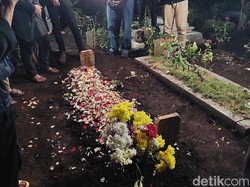 Pemakaman & Viral Pesan Dakwah Tentang Mati Julian Sang Masinis