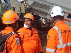 Kemenhub Kirim Tim ke Lokasi Tabrakan KA Turangga-KA Lokal Bandung