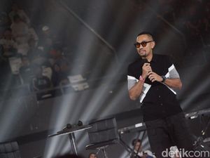 Potret Ahmad Sahroni Jadi Host di Acara Resolusi Indonesia Potret Ahmad Sahroni Jadi Host di Acara Resolusi Indonesia