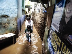 Titik Banjir di Jakarta Berkurang, Kini Tersisa 24 RT