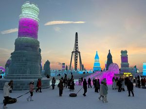 Video: Memasuki Dunia Es di Harbin Cina Video: Memasuki Dunia Es di Harbin Cina