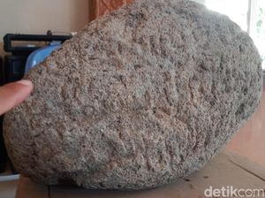 Prasasti Oval Nglumbang Dungkik Klaten Akhirnya Bisa Dibaca, Ini Isinya Prasasti Oval Nglumbang Dungkik Klaten Akhirnya Bisa Dibaca, Ini Isinya