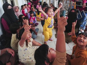 Keceriaan Anak-anak Korban Banjir Jambi Saat Dihibur Relawan